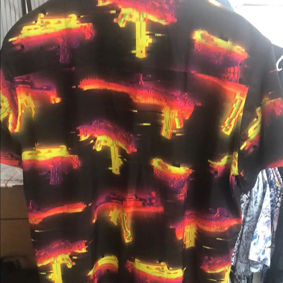 Retro Glitch Graphic Shirt - Picture 5 of 5